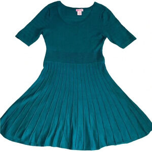 Candie’s Women’s Green Skater Fit Flare Pleated Crewneck Sweater Dress Size L